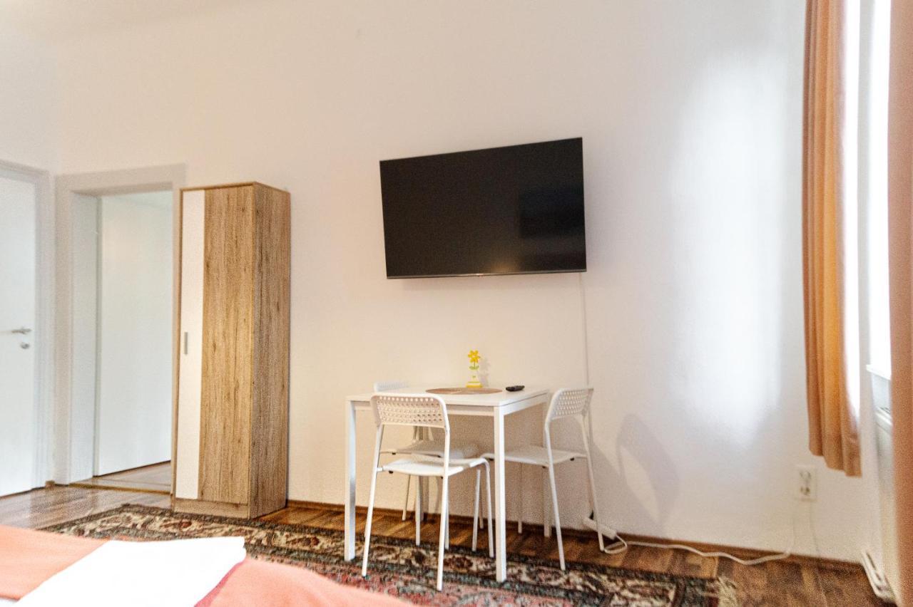 Comfy 2Br- Apartment Near Wiener Stadthalle 外观 照片